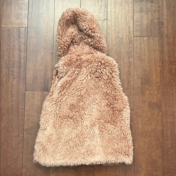 Zara Girls Beige Sherpa Vest with Hood, Size 7/8 - Picture 5 of 8
